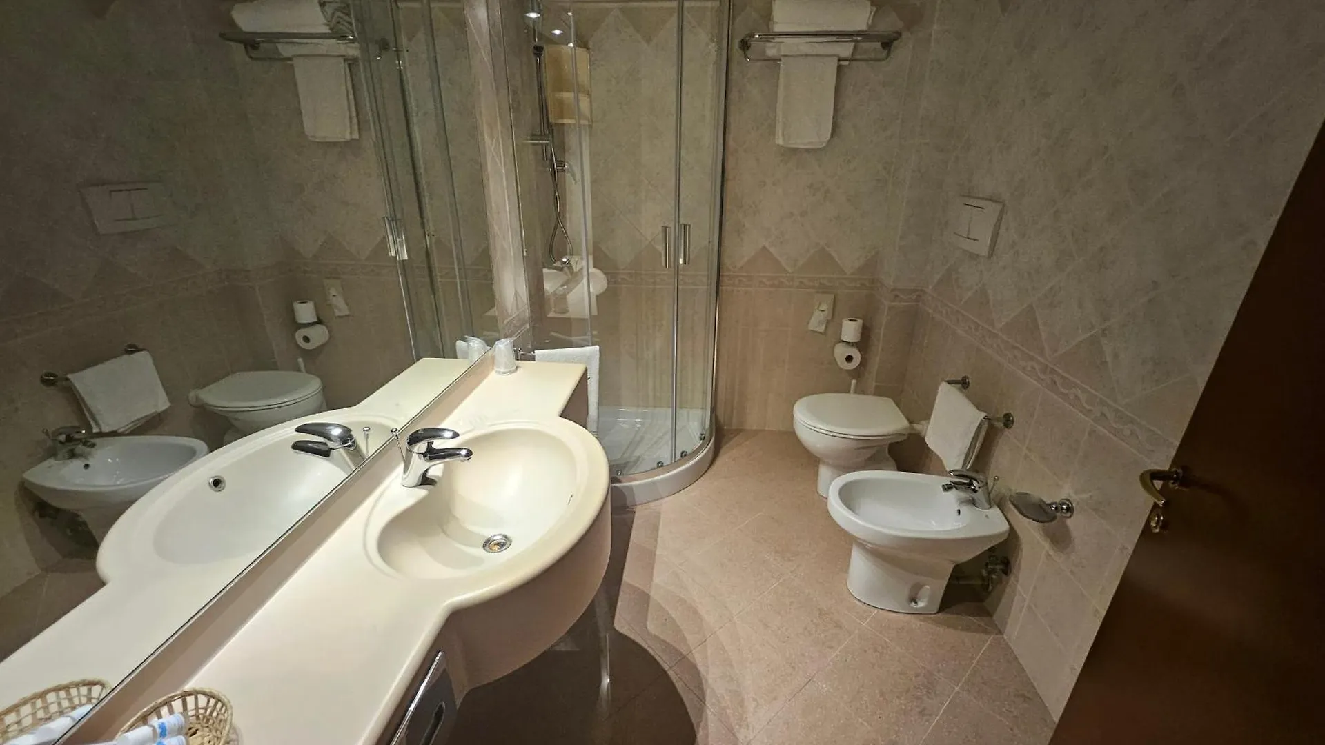 Hotel Le Ville Capannori Italy